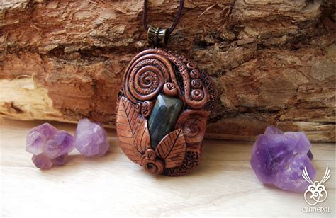 Using the Ibsidiana Neg4a Amulet for Spiritual Protection